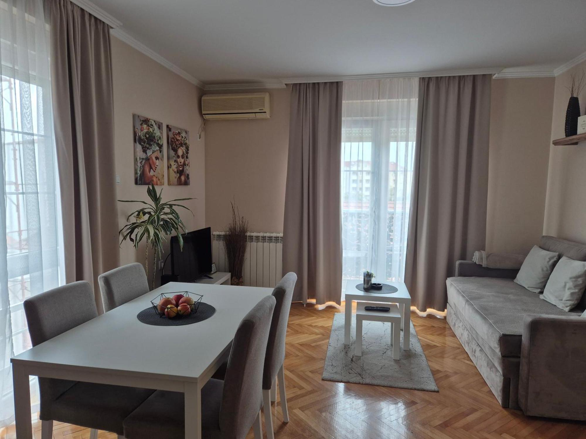 Apartman Centar Pozsarevác Kültér fotó