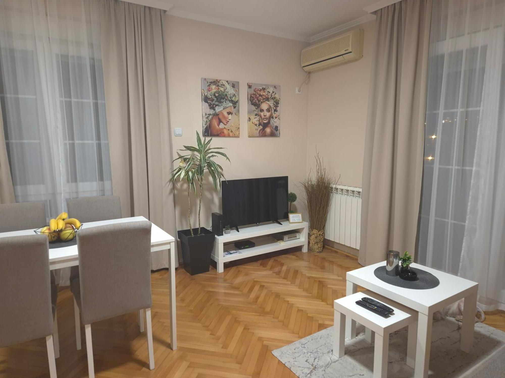 Apartman Centar Pozsarevác Kültér fotó