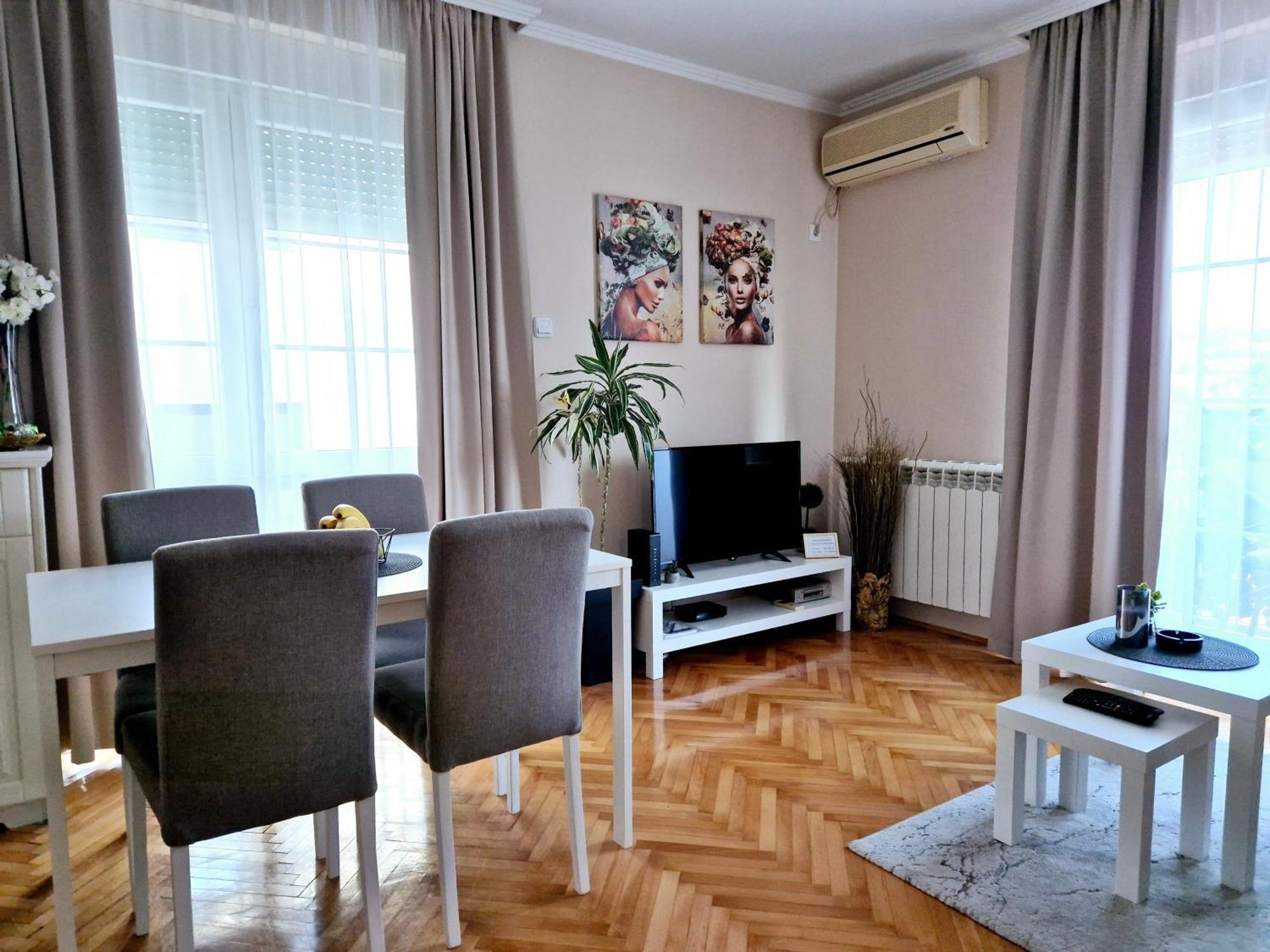 Apartman Centar Pozsarevác Kültér fotó